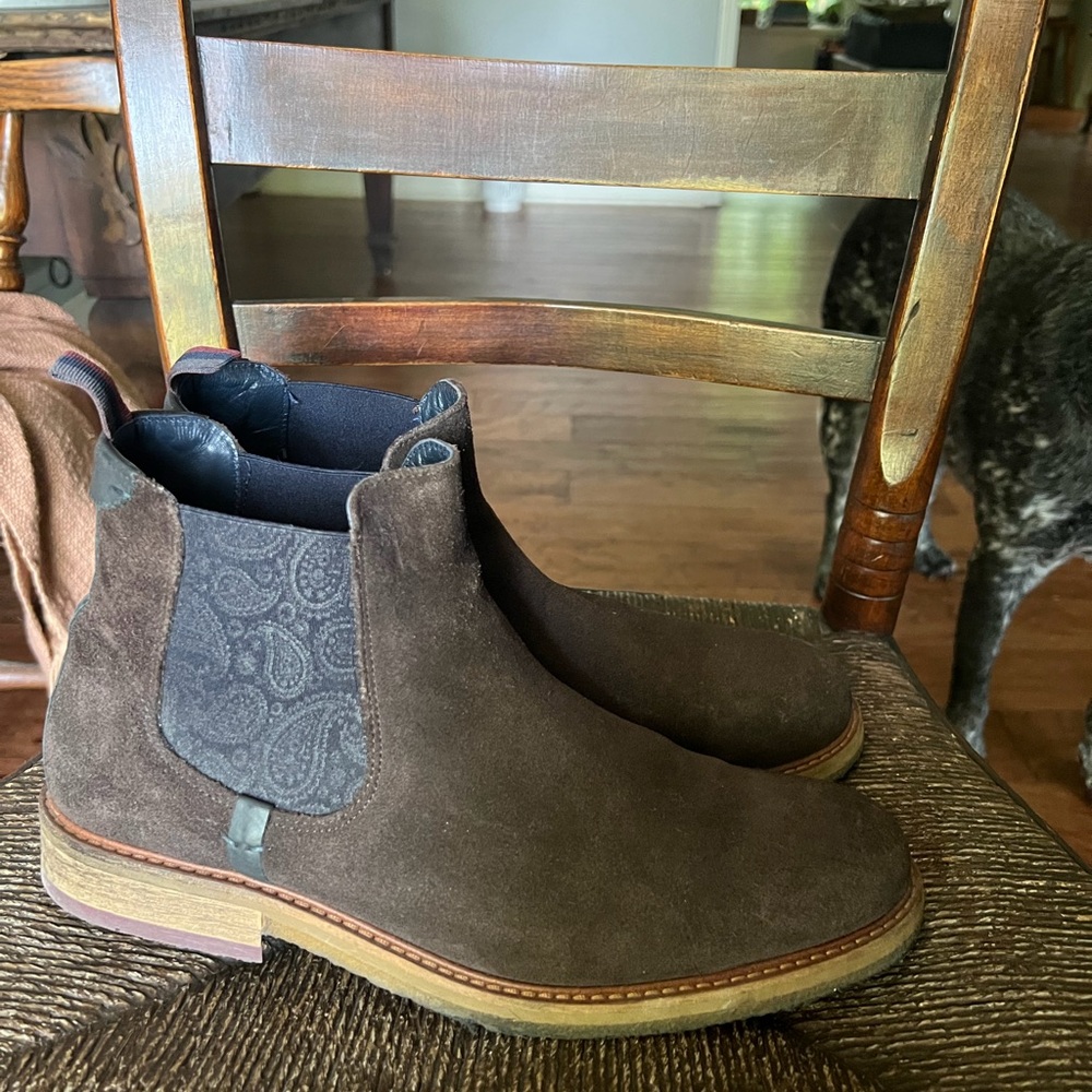 Ted Baker London Suede Chukka Boots in Brown